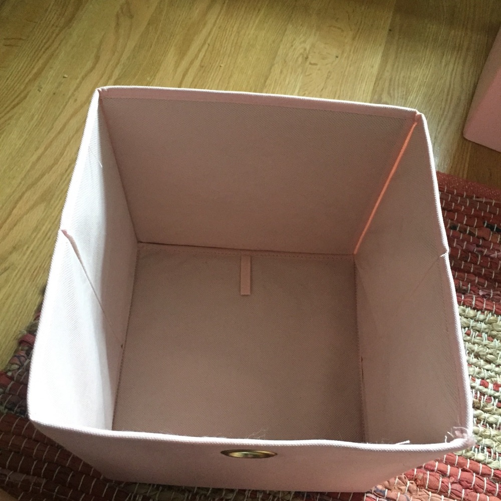 Pink cube storage bin - Picture 5 of 7